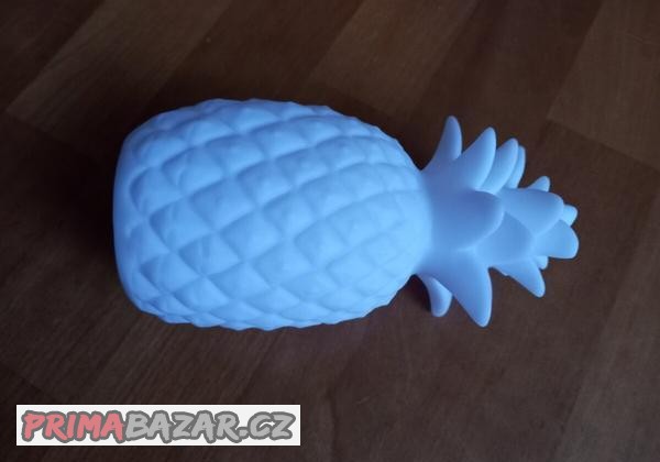 nocni-svetylko-ananas