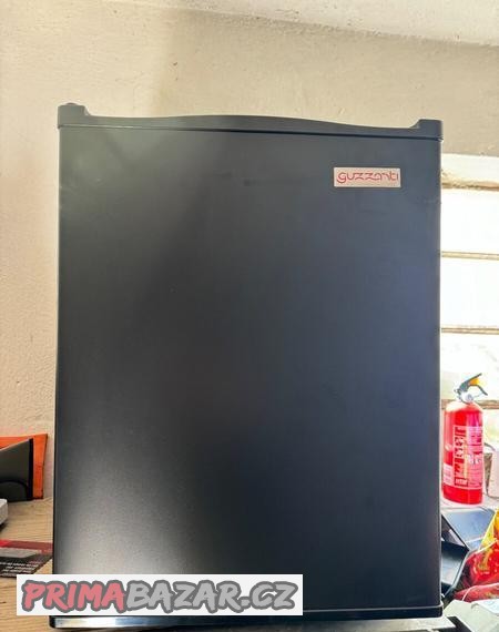 guzzanti-lednicka-mala-model-gz-44