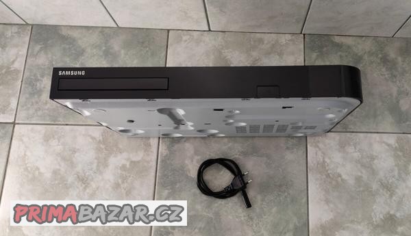 3d-blu-ray-dvd-prehravac-s-vestavenym-1-tb-pevnym-diskem