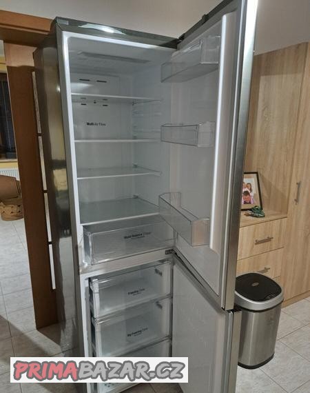 chladnicka-s-mrazakem-lg