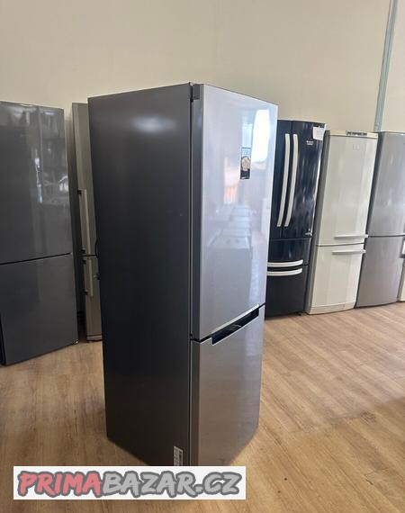 lednice-s-mrazakem-samsung-315