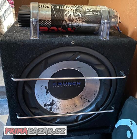subwoofer-zesilovac-kapacitor-do-auta