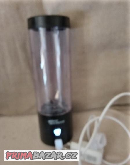 stolni-mixer-fitstream-s-usb-nabijeci