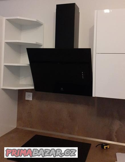 vertikalni-kominovy-odsavac-par-elektrolux-lfv316k