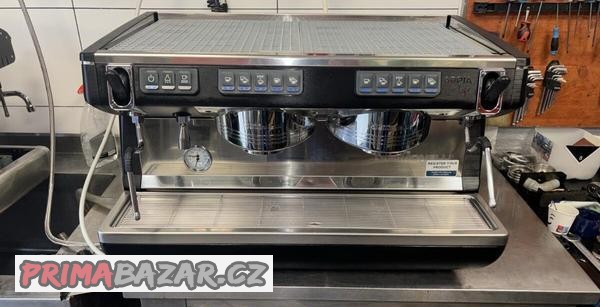 prodam-profesionalni-kavovar-appia-life