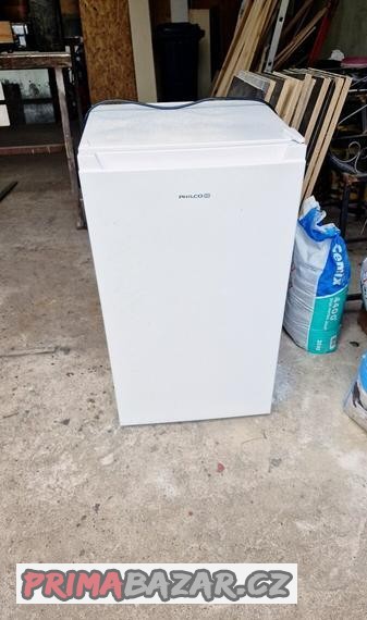 mala-lednice-s-mrazakem