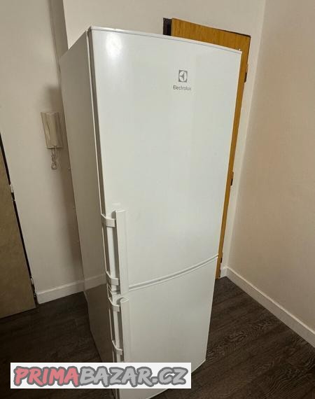 prodam-lednicku-electrolux