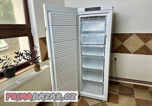 673-mrazak-bauknecht-gkn-17g3-a2-ws-nofrost-displej-a