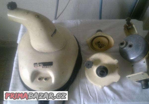 prodam-funkcni-retro-robot-uks-s-prislusenstvim-viz-foto