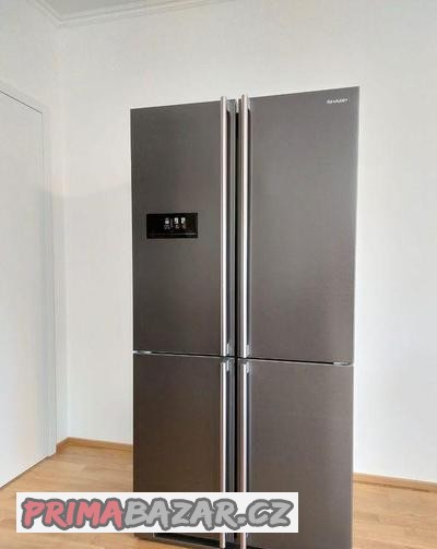 americka-lednice-sharp-na-prodej