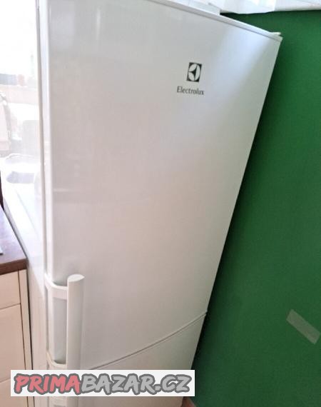 chladnicka-lednicka-electrolux-en2900adw