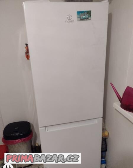 kombinovana-chladnicka-indesit