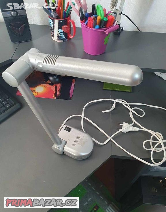 lampicka-k-psacimu-stolu