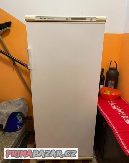 mrazak-indesit-260l