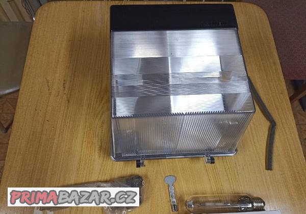 svetlo-lampa-svitidlo-vybojka