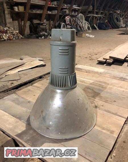 vybojkove-industrialni-svitidlo