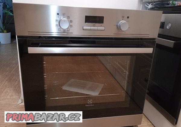 v-zaruce-do-22-5-2025-vestavna-trouba-electrolux