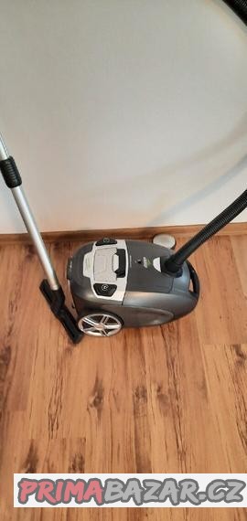 vysavac-podlahovy-eta-canto-ii