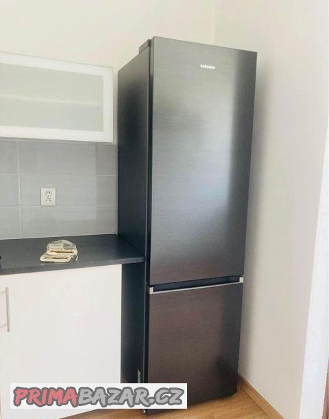 lednice-s-mrazakem-samsung-276-l-114-l