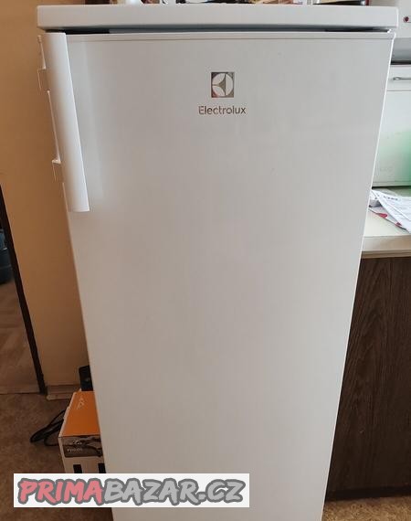 lednice-electrolux-lrb1af23w