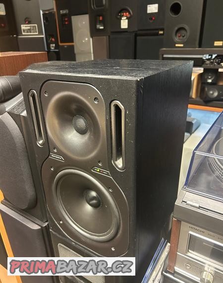 aktivni-studiove-monitory-behringer-truth-b2031a