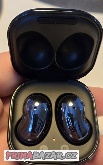 sluchatka-samsung-galaxy-buds-live