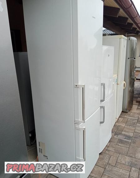 lednice-s-mrazakem-siemense