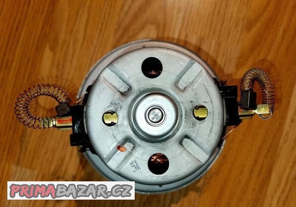 motor-do-vysavace-1500w-na-opravu-dily