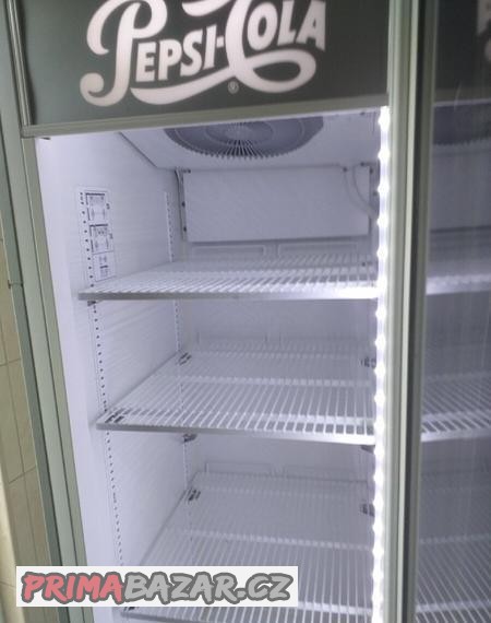 prosklena-lednice-retro