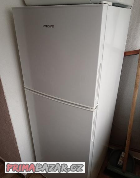 lednicka-s-mrazakem-zerowatt