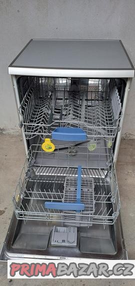 samostatne-stojici-nerezova-mycka-nadobi-bosch-60-cm
