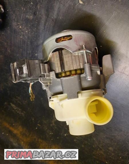 motor-s-cerpadlem-aeg