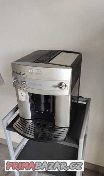 plnoautomaticky-kavovar-delonghi-magnifica