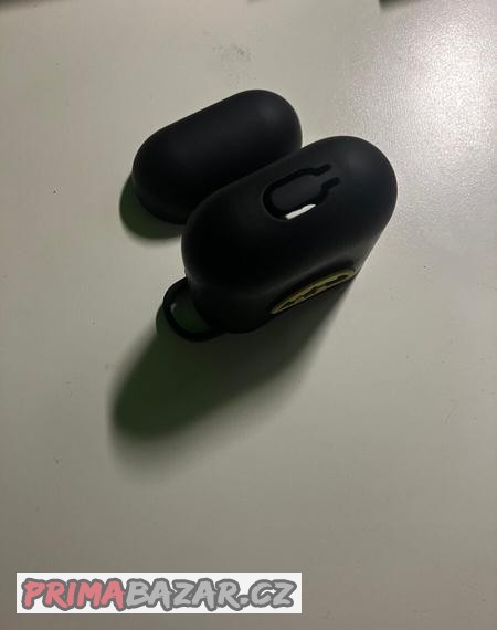 pouzdro-na-sluchatka-apple-airpods-1