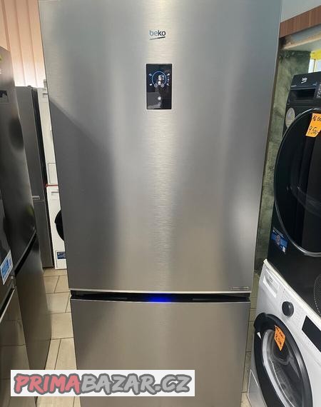 nepouzita-siroka-lednice-beko-rcne720e3vzxpn