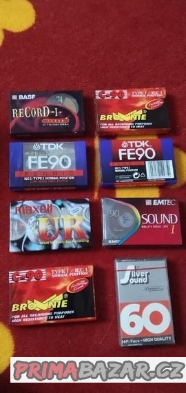 mc-kazety-otocny-stojan