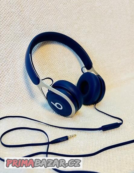 beats-ep-blue-dratova-sluchatka-pres-hlavu