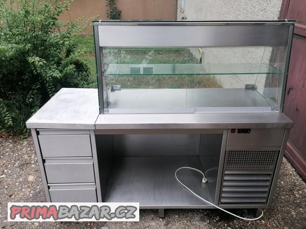 presklenna-nerezova-vitrina