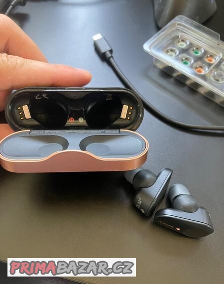 bezdratova-sluchatka-wf-1000xm3-s-technologii-pro-potlaceni