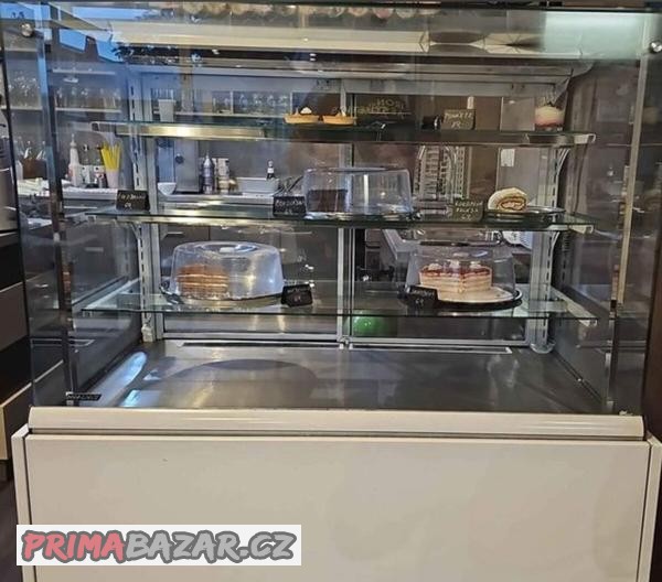 cukrarska-vitrina