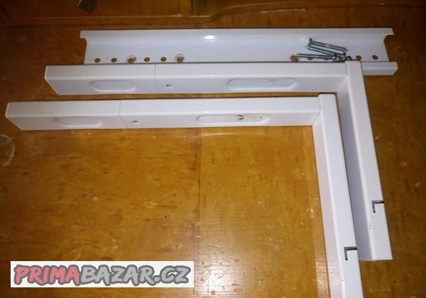 nastenny-drzak-na-mikrovlnou-troubu