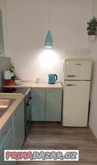 prodam-chladnicku-amica-retro-smetanova