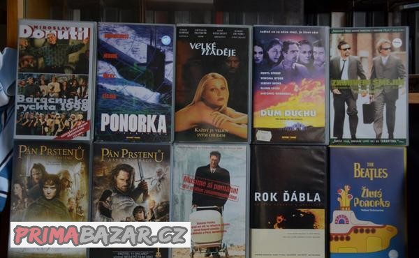 vhs-videokazety-a-nejaka-dvd