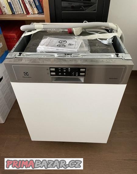 mycka-electrolux-esi6531lox
