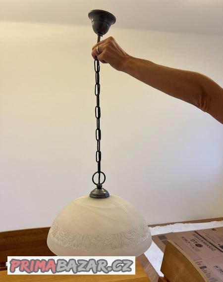 retro-zavesne-svetlo-mlecne-sklo