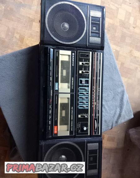 vintage-radiomagnetofon-sanyo-c-35