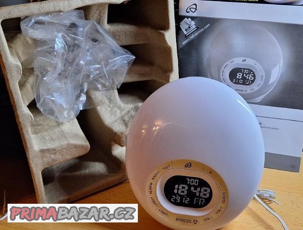 digitalni-radiobudik-s-buzenim-radiem-signalem-svetlem