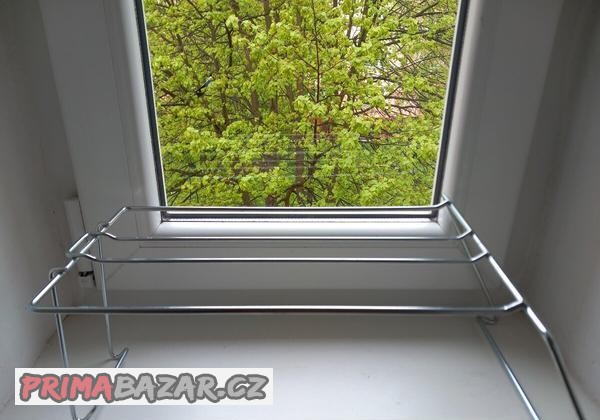 pridavny-regal-stojan-do-lednice