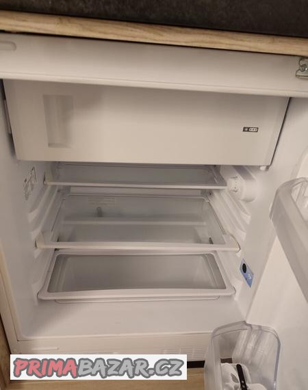 vestavna-chladnicka-beko