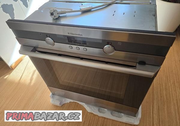 vestavna-trouba-electrolux-eob64201x